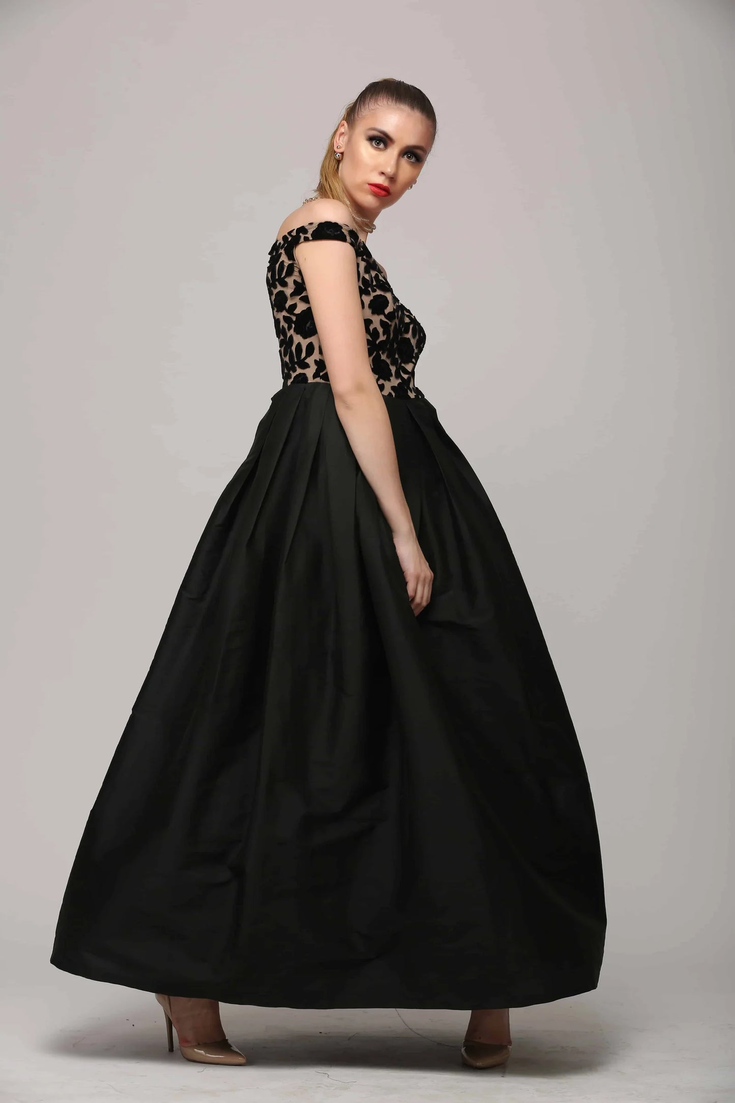 SAI 113 Sizzling Black Gown