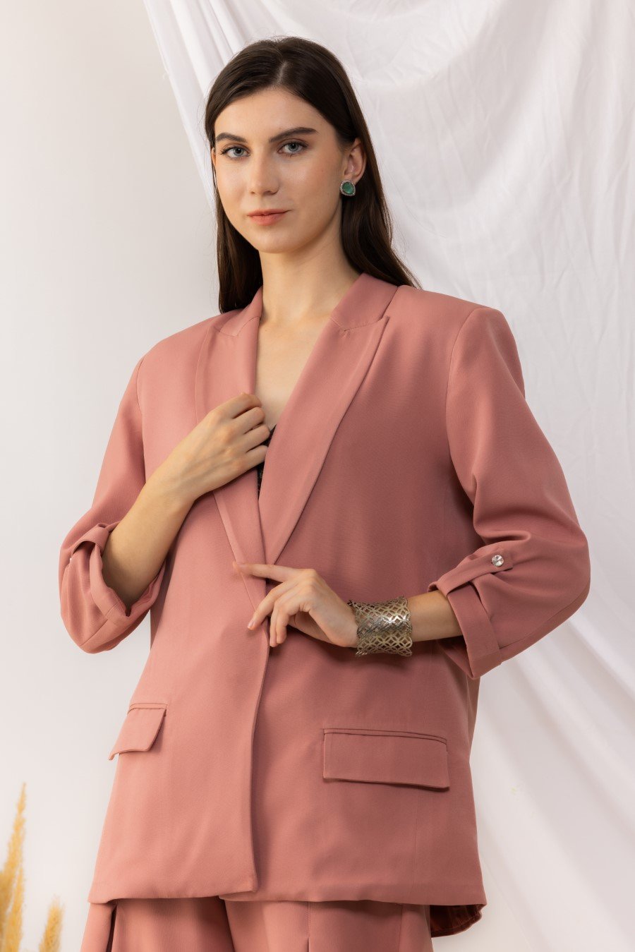 Coral Rose Open Blazer With Side Flap Pockets And Pull Up Sleeves