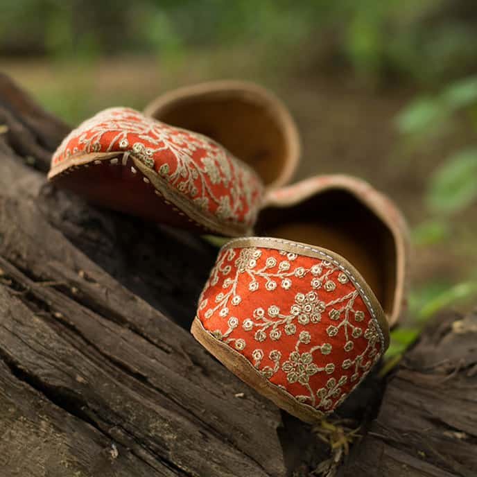 PADUKII 04 Thread Embroidery on Upper