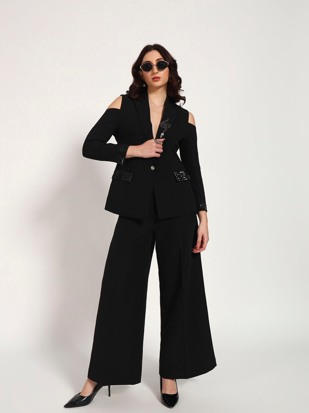 Noir Edge Cold-Shoulder Banana Crepe Blazer Set(Set of 2)