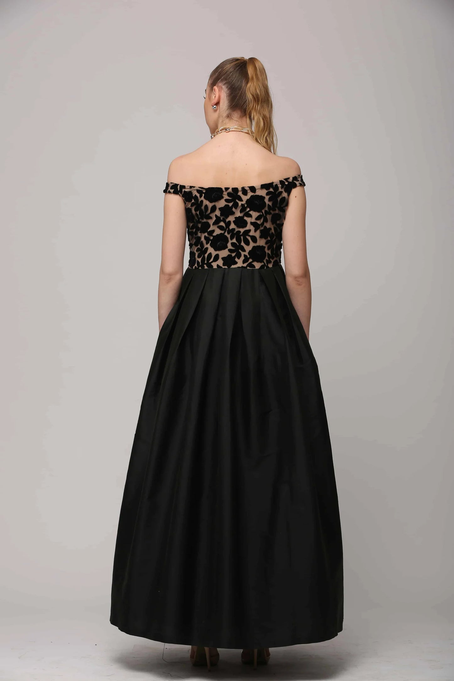 SAI 113 Sizzling Black Gown