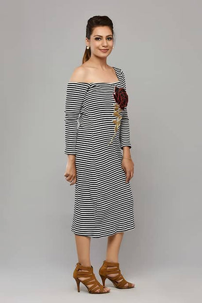 SAI 38 L-Shaped Neckline Dress(White & Black)
