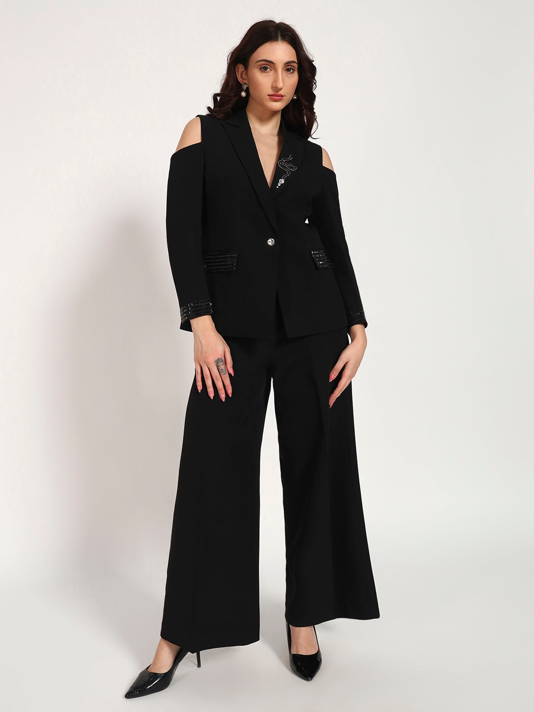 Noir Edge Cold-Shoulder Banana Crepe Blazer Set(Set of 2)